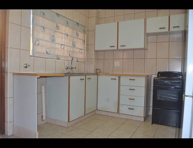 2 BEDROOM DUPLEX FOR SALE IN SCOTTBURGH CENTRAL